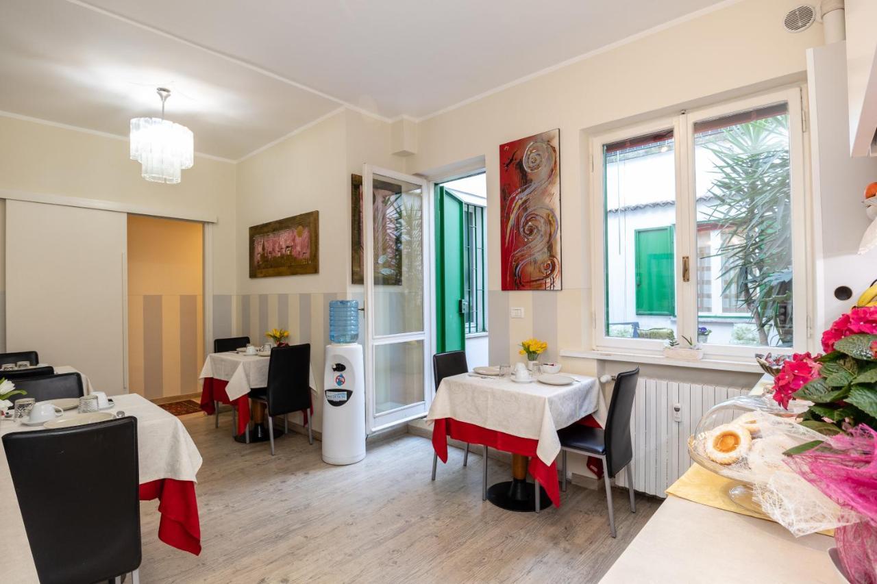 Accademia Couette-café